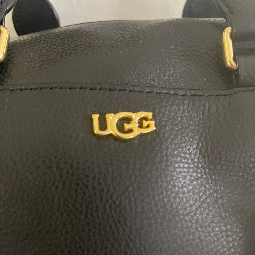 UGG Australia BLACK LEATHER medium speedy cross body bag
UGG - Picture 7 of 8